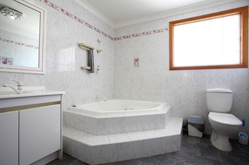 Top Bathtub Installation Companies in Elyria, OH